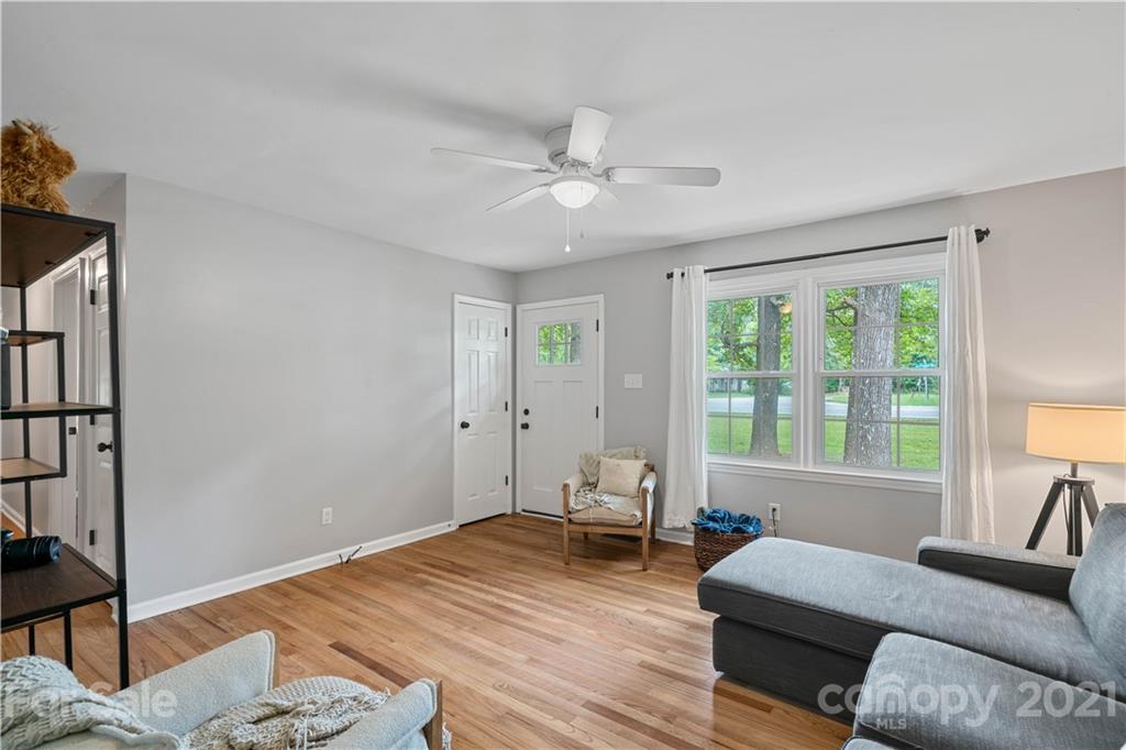 6032 Potter Road Matthews, NC 28104 - Photo 3 of 21 Gallery Image 3