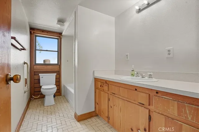 $2,300,000 | 2935 East Clark Avenue, Santa Maria, CA 93455