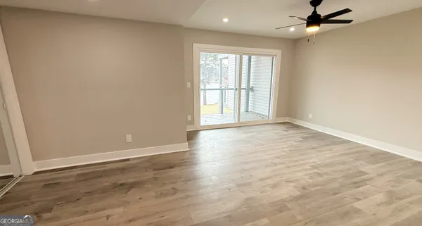 a view of an empty walk in closet
