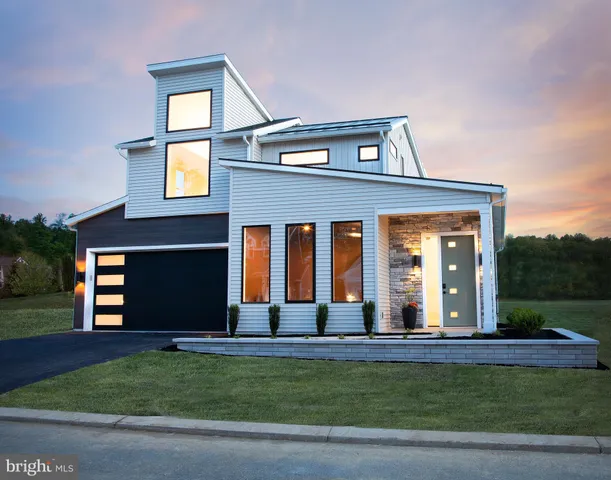 $579,900 | 1212 Mosaic Drive, Unit 411, Lebanon, PA 17042