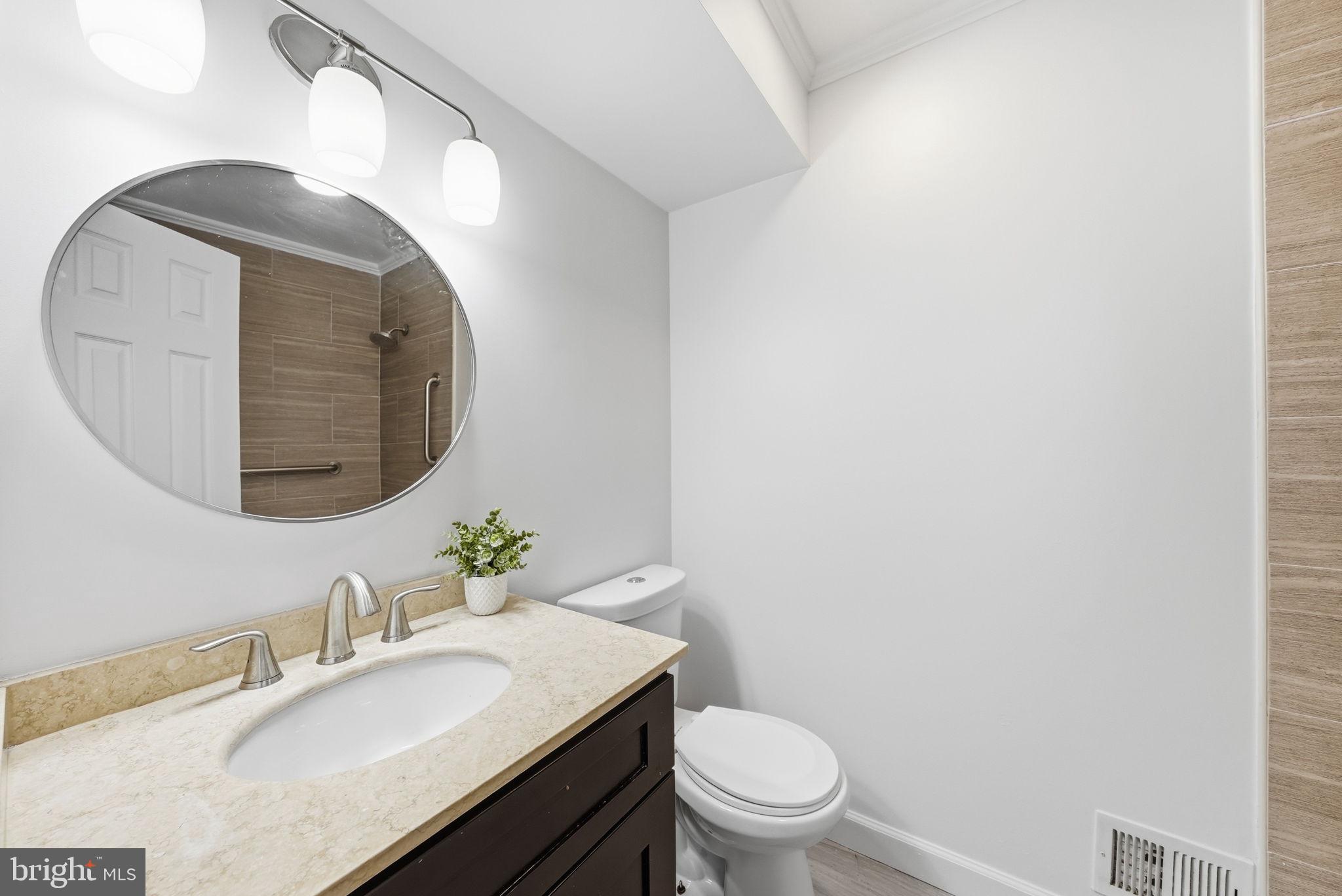 8074 Powderbrook Lane Springfield, VA 22153 - Photo 33 of 52 Upper-Level Full Bath.