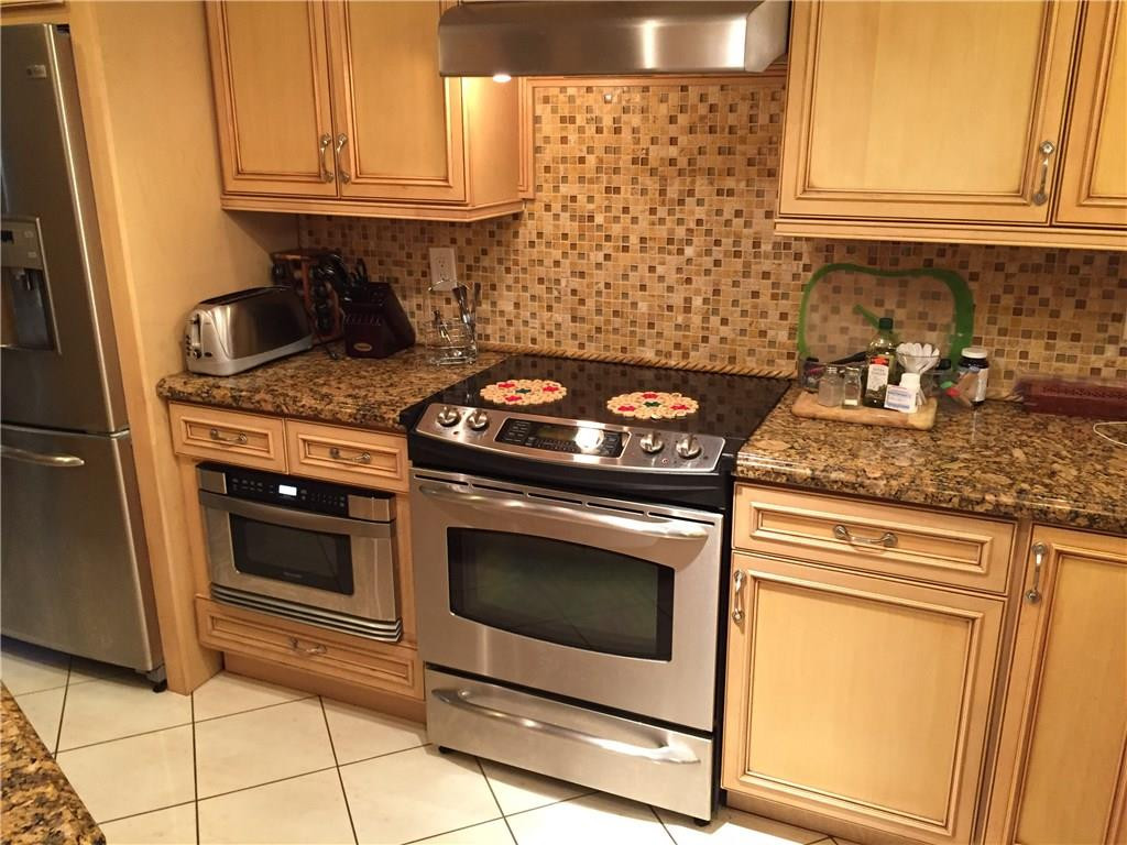 19984 Rima Circle, Unit 19984 Boca Raton, FL 33434 - Photo 6 of 35 Photo 6