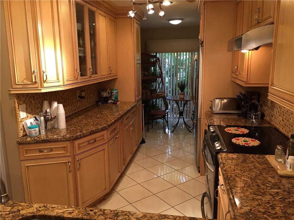 19984 Rima Circle, Unit 19984 Boca Raton, FL 33434 - Photo 8 of 35 Photo 8