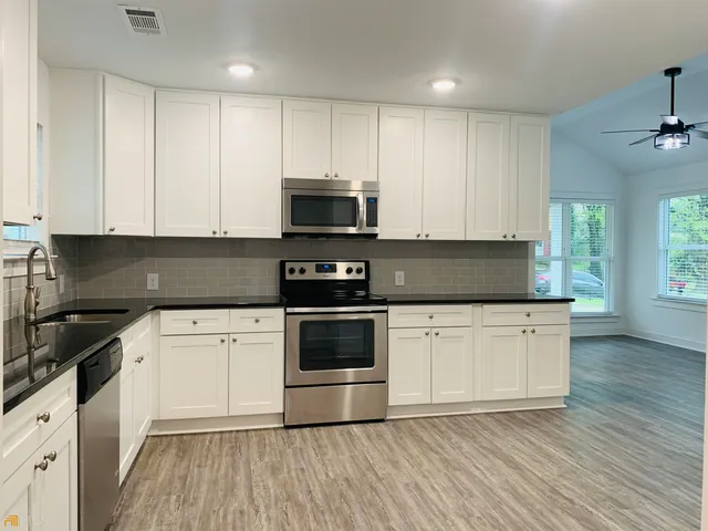 $1,395 | 105 Oak Drive, LaGrange, GA 30240