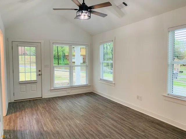 $1,395 | 105 Oak Drive, LaGrange, GA 30240