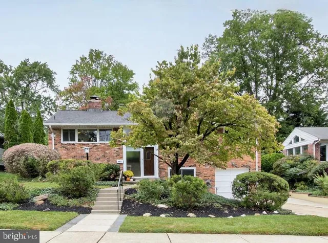 $1,099,000 | 6017 Cheshire Drive, Bethesda, MD 20814