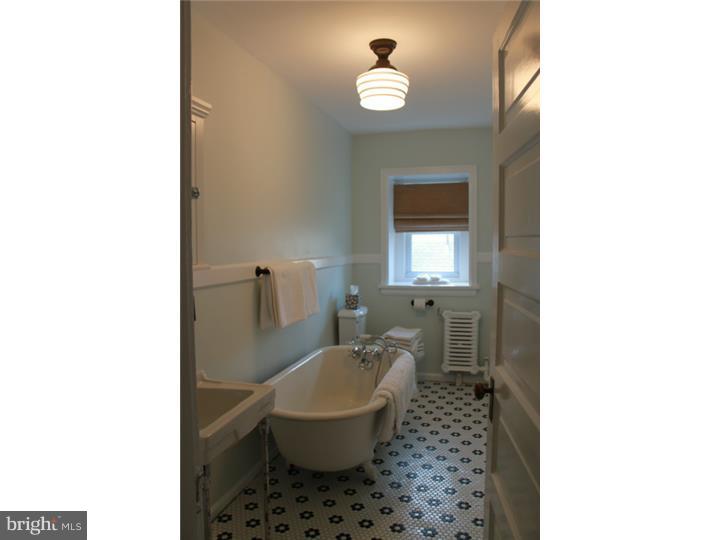 6401 Sherwood Road Philadelphia, PA 19151 - Photo 15 of 25 Gallery Image 15