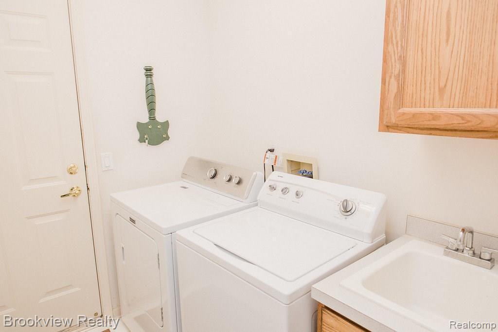 1382 Copper Circle Rochester, MI 48306 - Photo 26 of 30 Main Floor Laundry