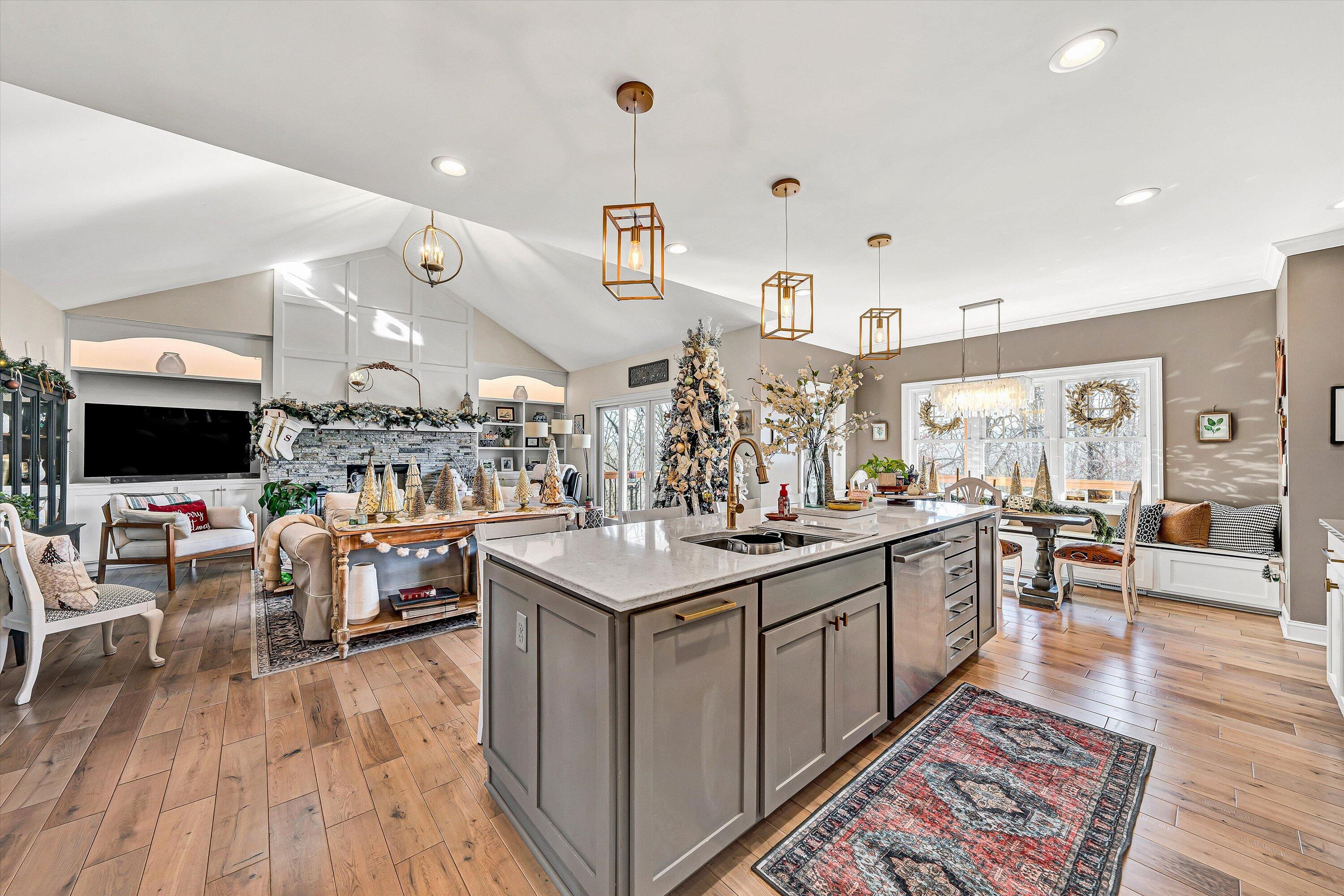 4524 Rosecrest Road Roanoke, VA 24018 - Photo 8 of 47 08-DSC00022