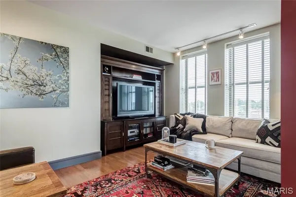 $150,000 | 3608 Gravois Avenue, Unit 6E, St. Louis, MO 63116