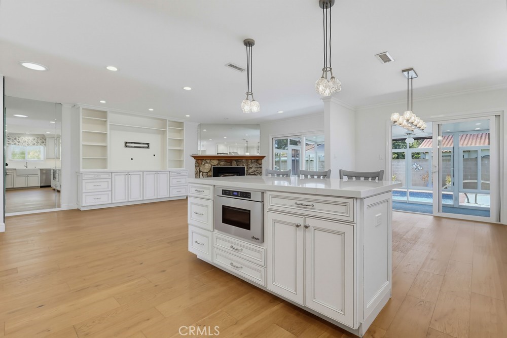 861 East Roxanne Way Long Beach, CA 90815 - Photo 17 of 44 Gallery Image 17