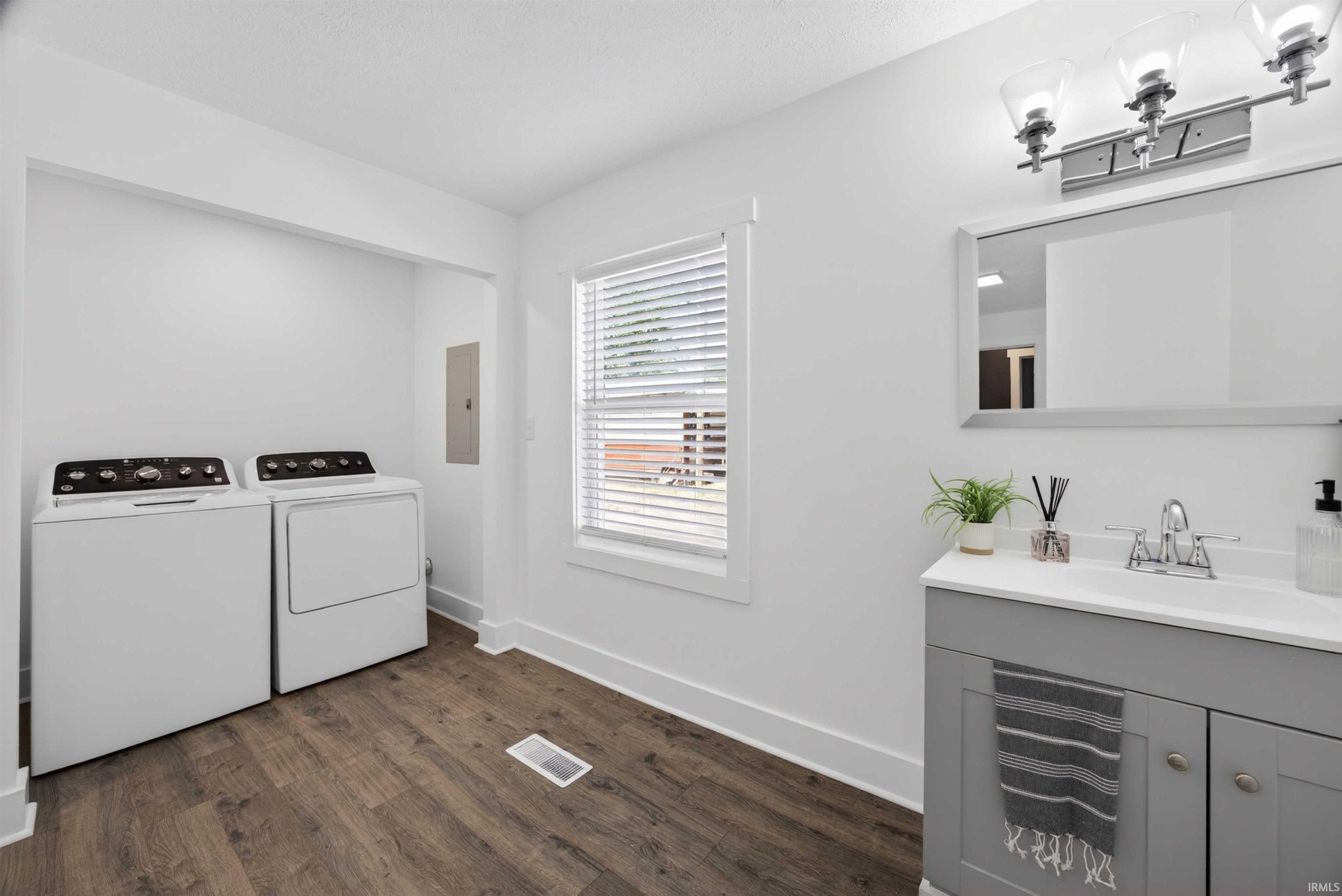 355 South 3rd Street Orleans, IN 47452 - Photo 24 of 36