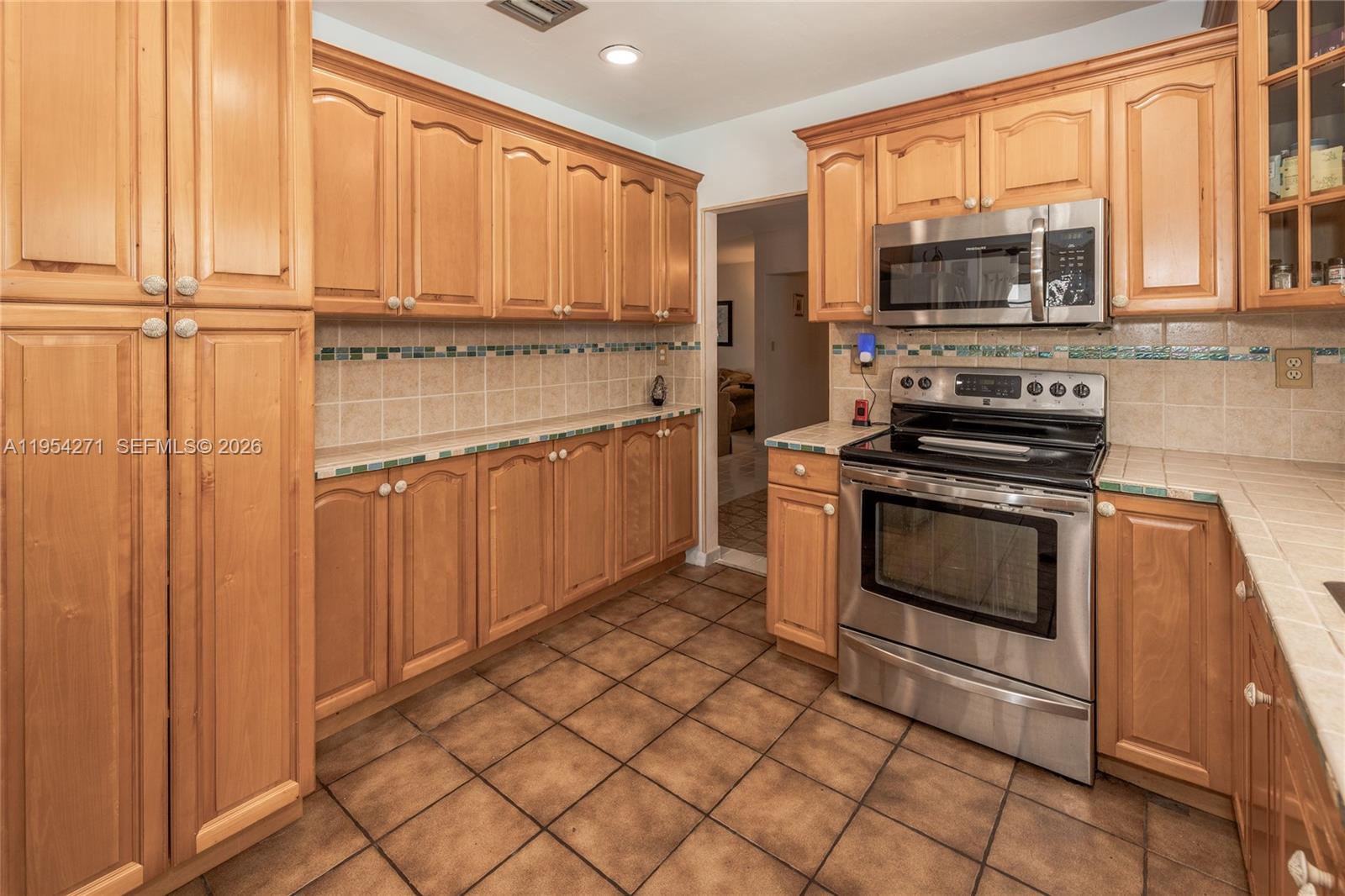 20004 Southwest 82nd Place Cutler Bay, FL 33189 - Photo 14 of 37