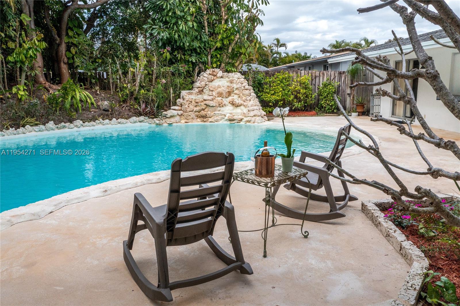 20004 Southwest 82nd Place Cutler Bay, FL 33189 - Photo 19 of 37