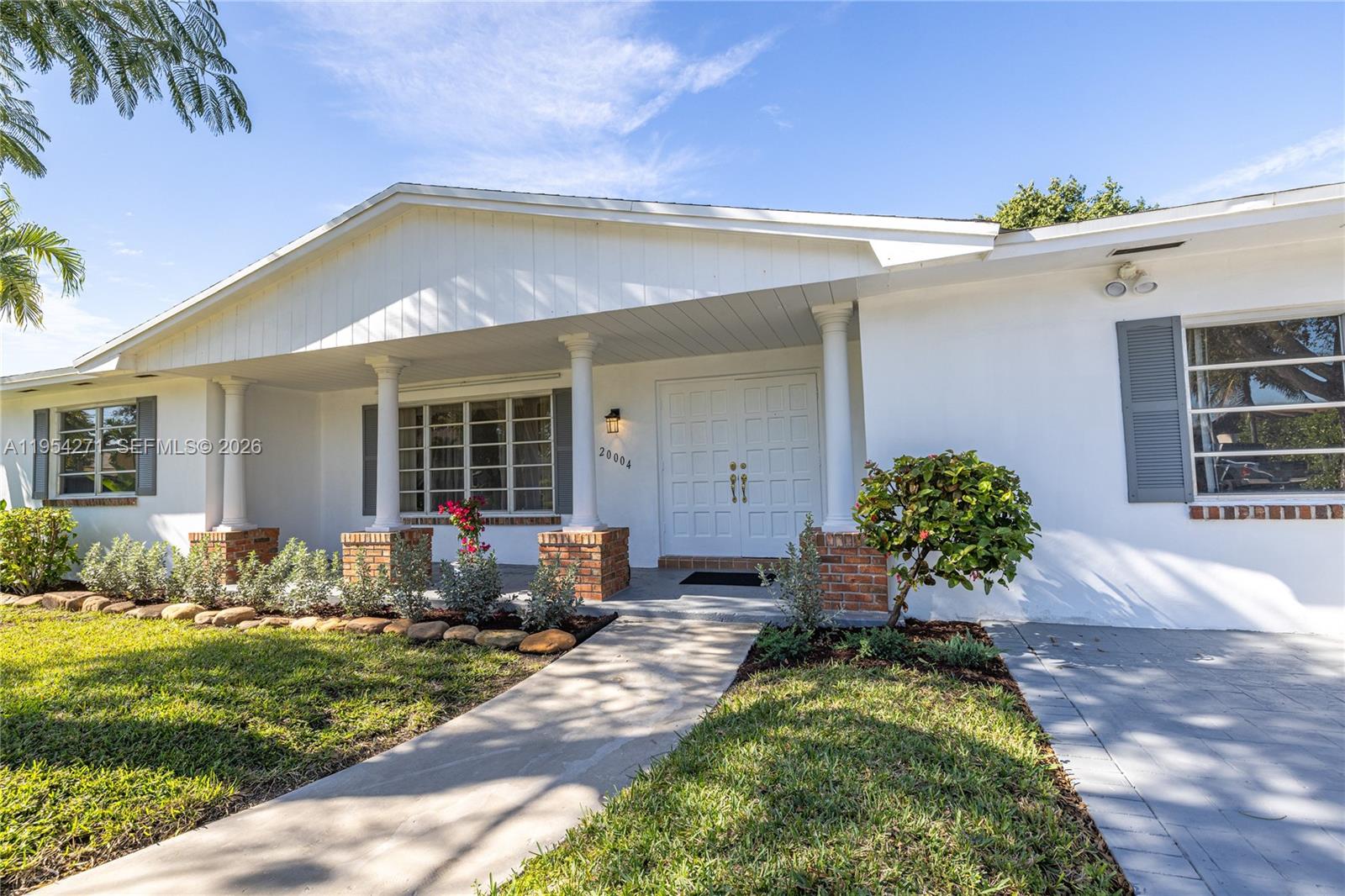 20004 Southwest 82nd Place Cutler Bay, FL 33189 - Photo 2 of 37