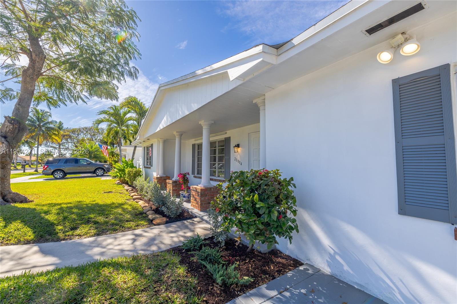 20004 Southwest 82nd Place Cutler Bay, FL 33189 - Photo 6 of 37