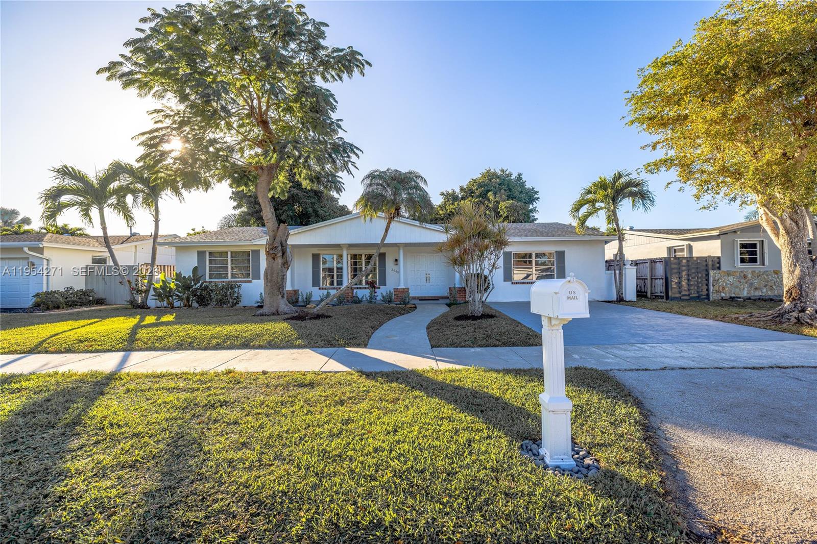 20004 Southwest 82nd Place Cutler Bay, FL 33189 - Photo 7 of 37