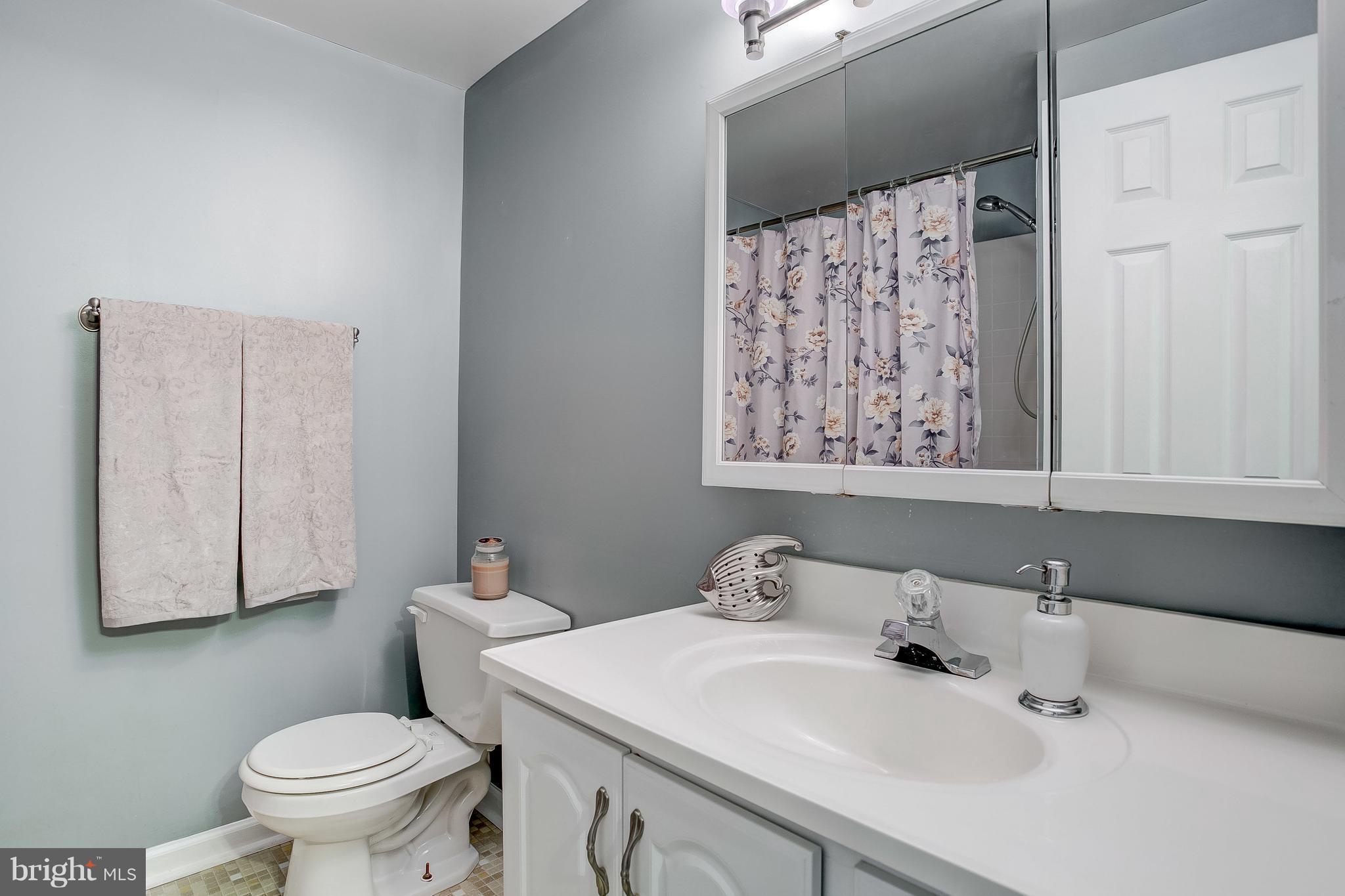 9236 Throgmorton Road Baltimore, MD 21234 - Photo 15 of 30 Bath