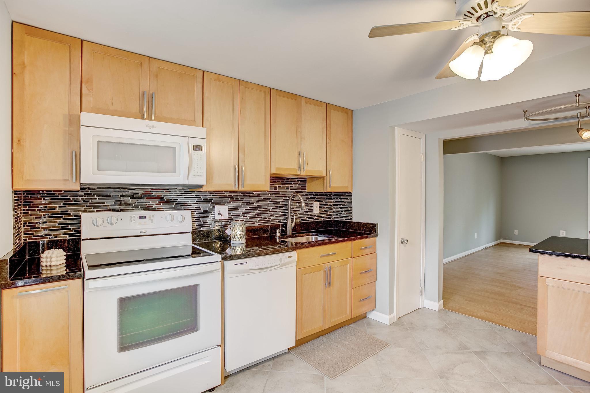 9236 Throgmorton Road Baltimore, MD 21234 - Photo 4 of 30 Kitchen