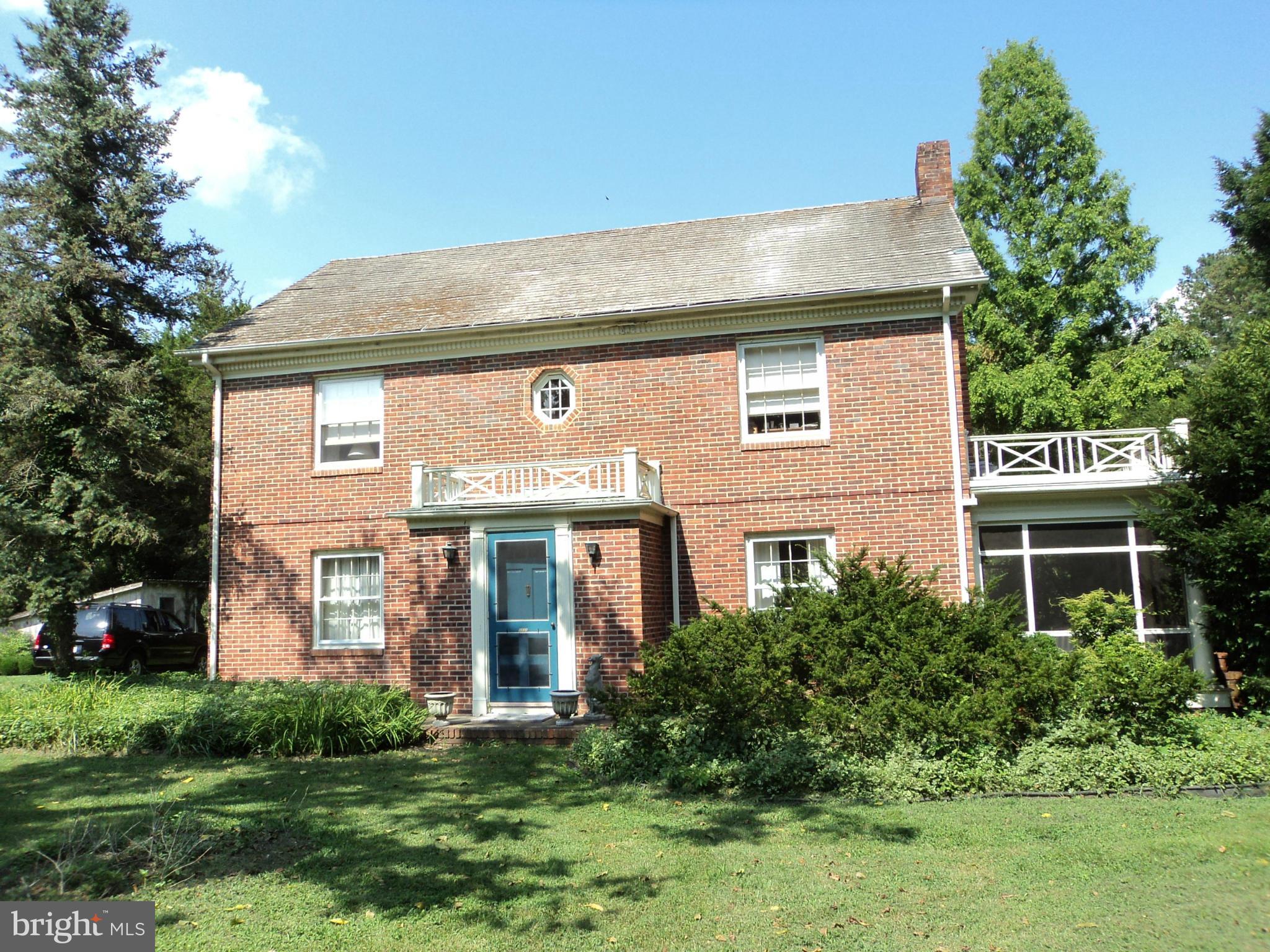 Exterior (Front)