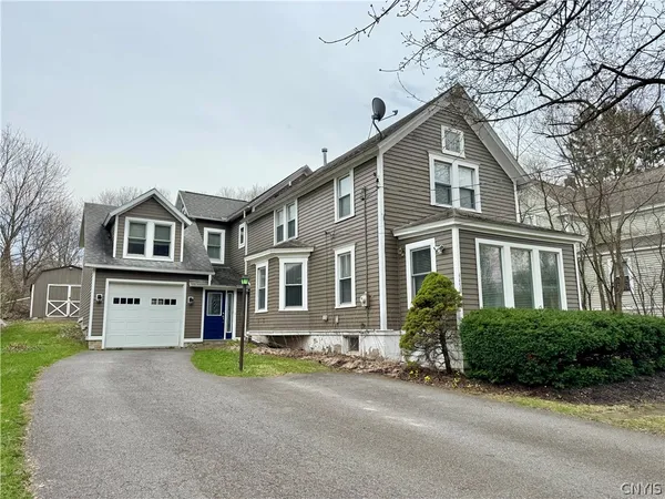 $299,900 | 4458 Apulia Road, De Witt, NY 13078