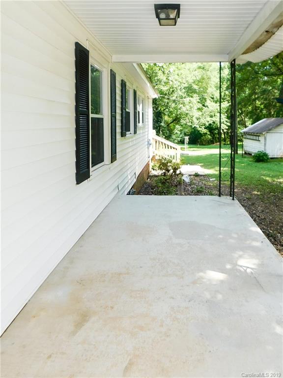 6201 Rumple Road Charlotte, NC 28262 - Photo 22 of 22 front view of a house with a yard