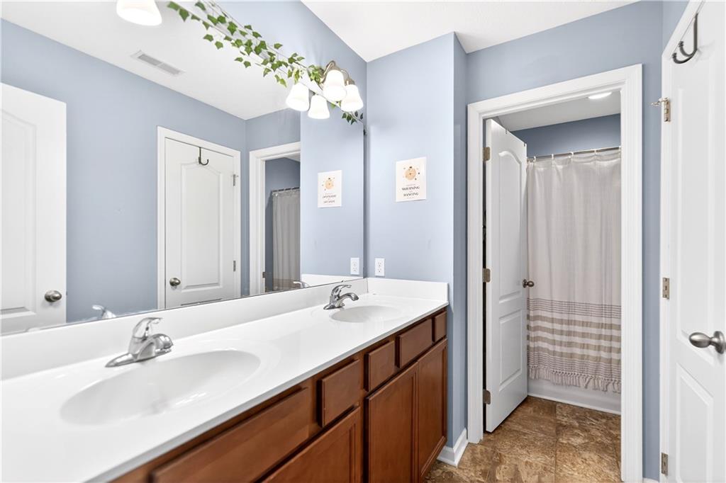 2 Roosevelt Drive McKees Rocks, PA 15136 - Photo 27 of 43