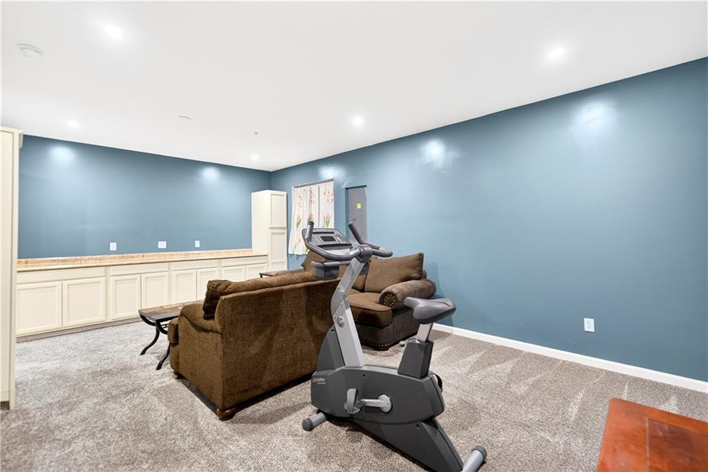 2 Roosevelt Drive McKees Rocks, PA 15136 - Photo 30 of 43