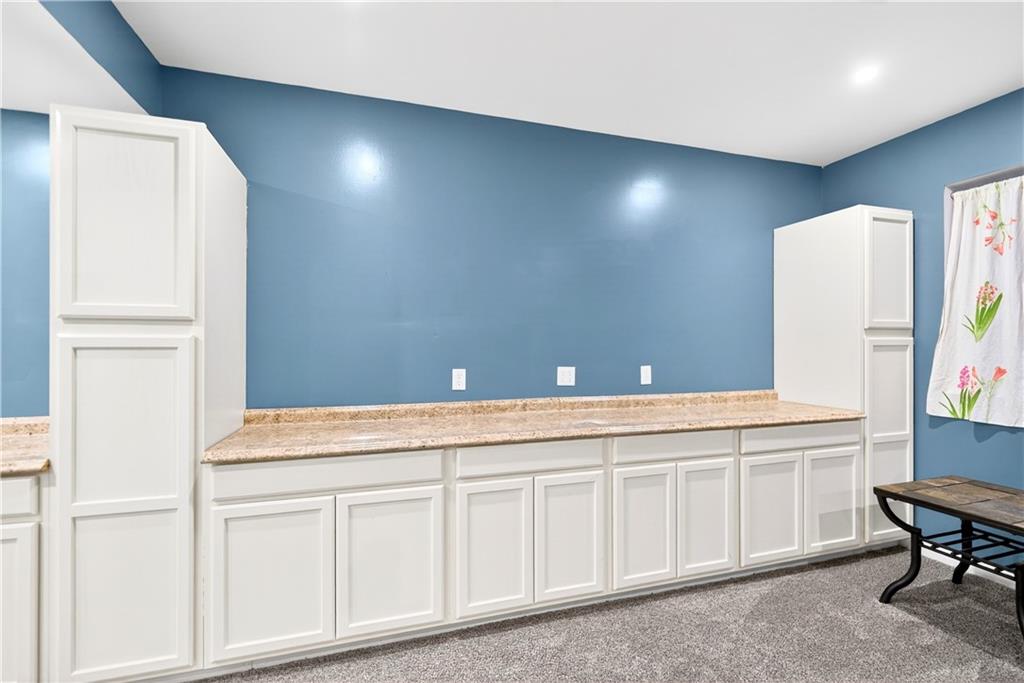 2 Roosevelt Drive McKees Rocks, PA 15136 - Photo 33 of 43