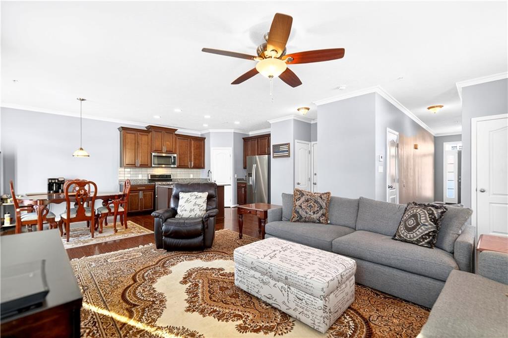 2 Roosevelt Drive McKees Rocks, PA 15136 - Photo 6 of 43