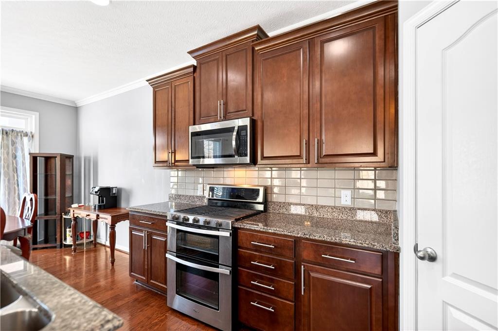 2 Roosevelt Drive McKees Rocks, PA 15136 - Photo 8 of 43