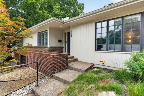 $690,000 | 1624 West 50 Street, Kansas City, MO 64112