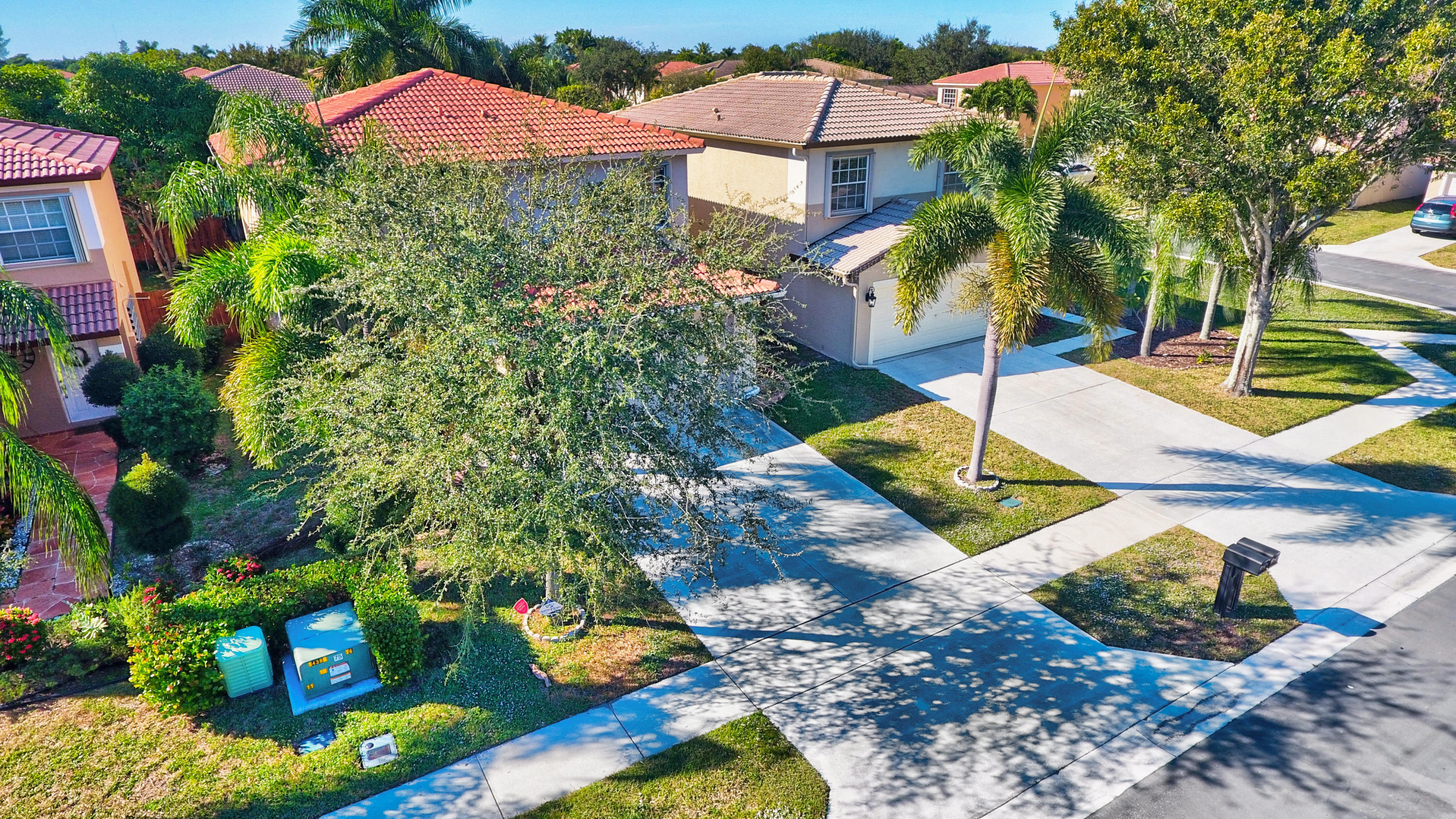 6575 Spring Garden Run Lake Worth, FL 33463 - Photo 11 of 67 08_dji_0146_47_48_49_50