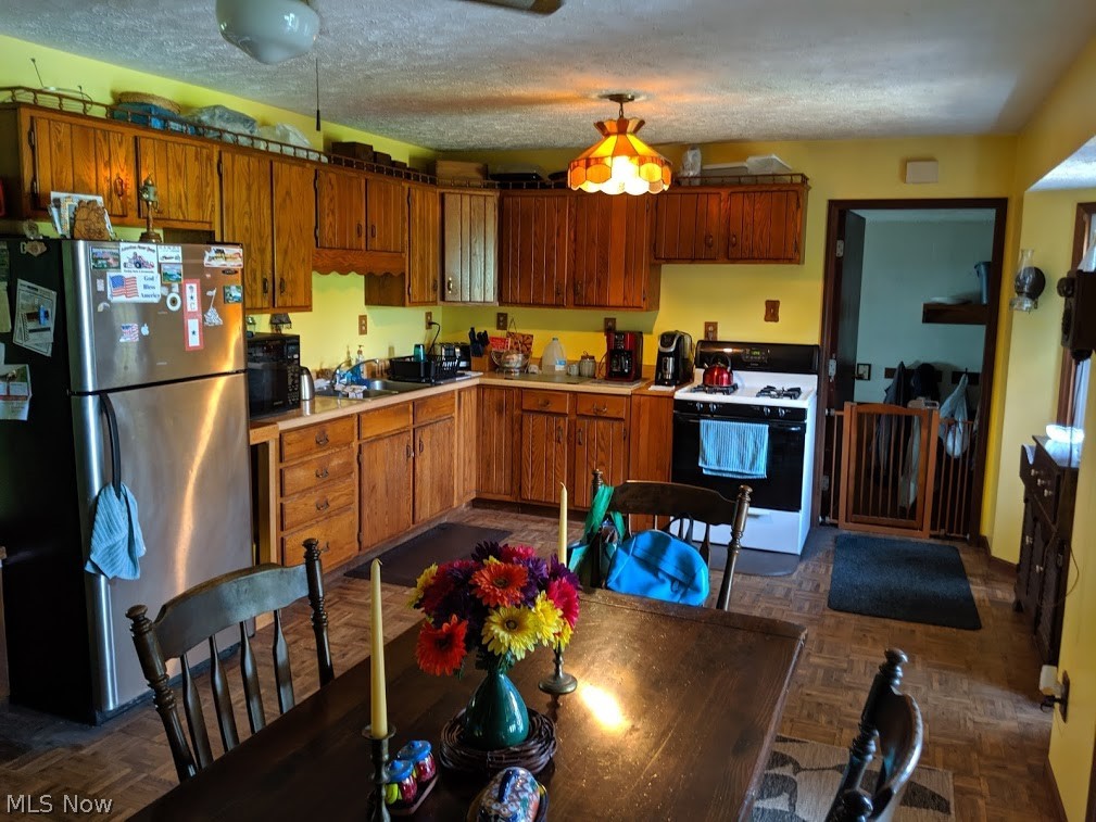 13400 Chardon-Windsor Road Chardon, OH 44024 - Photo 2 of 19 Gallery Image 2