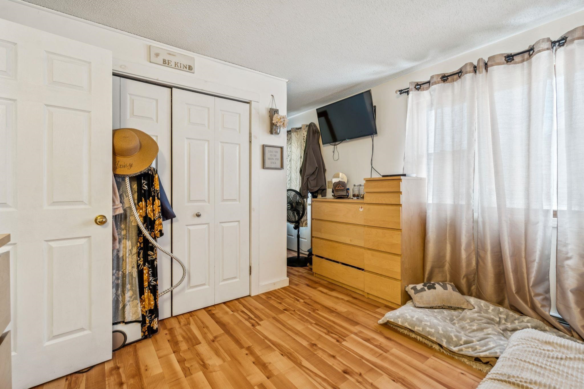 724 South Windsor Street Royalton, VT 05068 - Photo 15 of 25