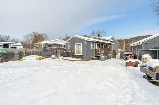 $349,000 | 724 South Windsor Street, Royalton, VT 05068