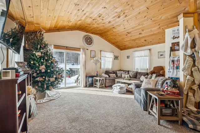 $349,000 | 724 South Windsor Street, Royalton, VT 05068