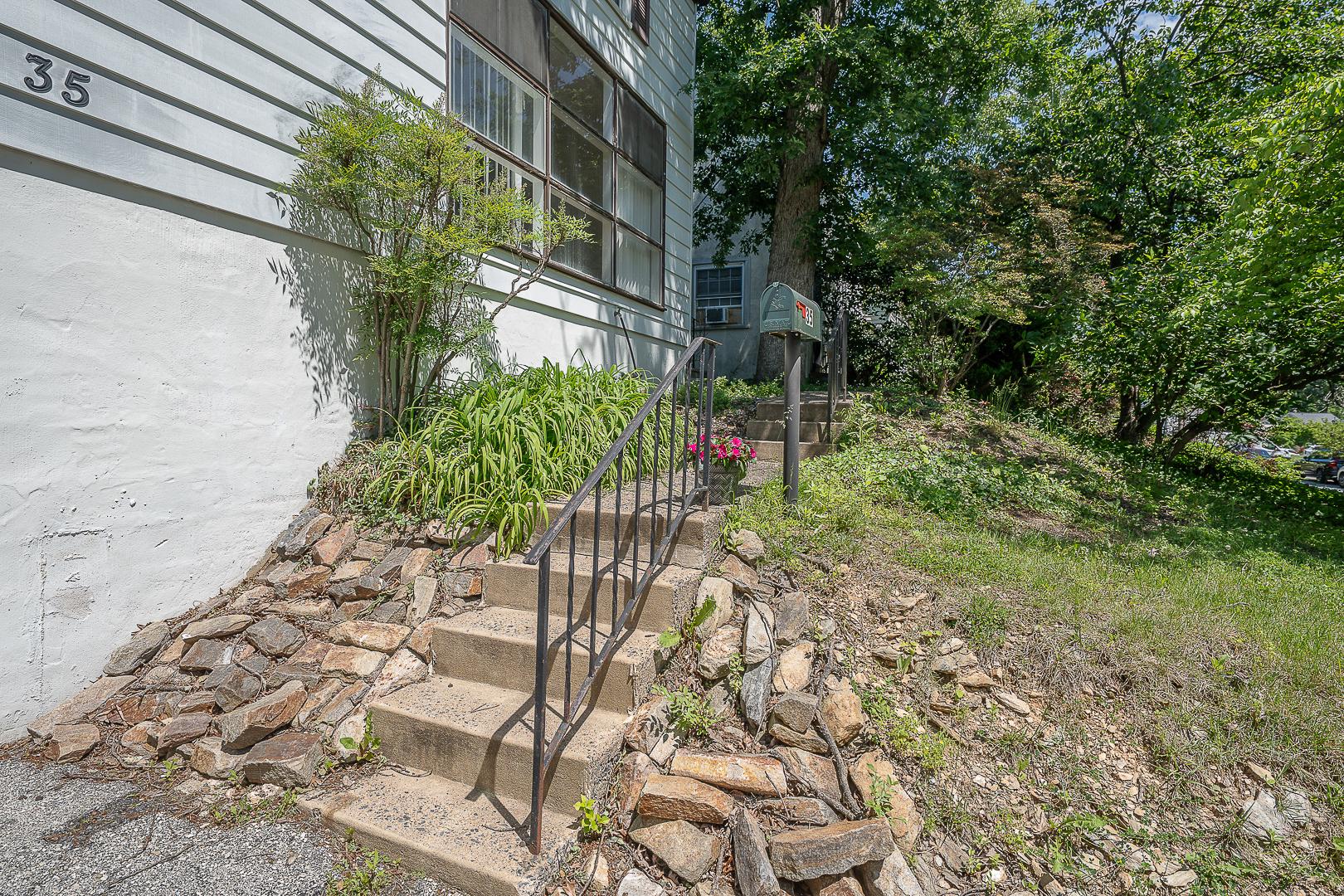 35 Eastwood Road Berwyn, PA 19312 - Photo 2 of 30