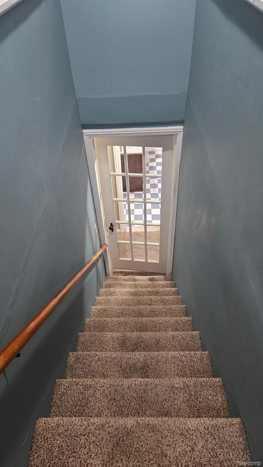2259 Cambridge Road Berkley, MI 48072 - Photo 12 of 20 View of stairway