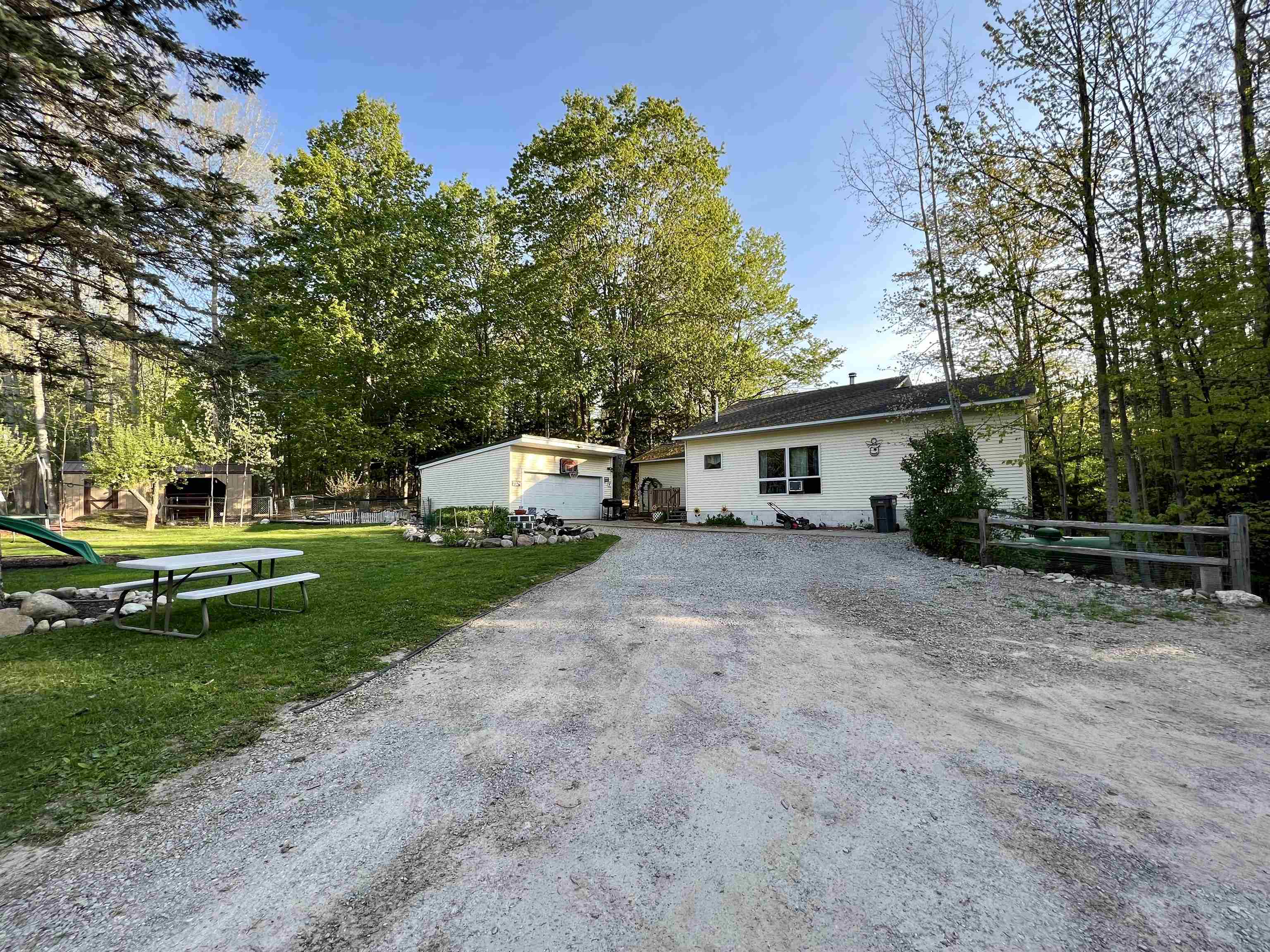 7324 Atwood Road Ellsworth, MI 49729 - Photo 24 of 53 1911091-23.JPG