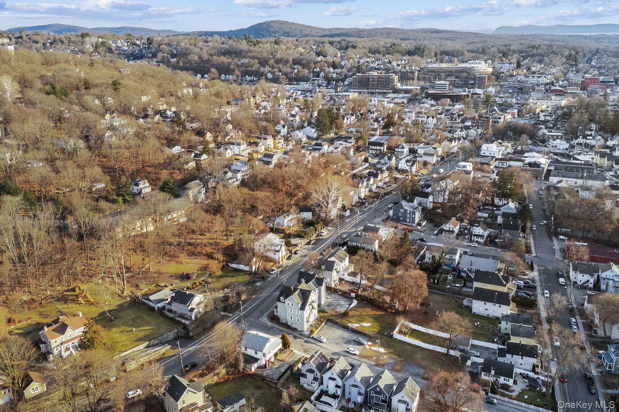 983 Warren Avenue Peekskill, NY 10566 - Photo 24 of 30 Aerial View – Property & Surroundings