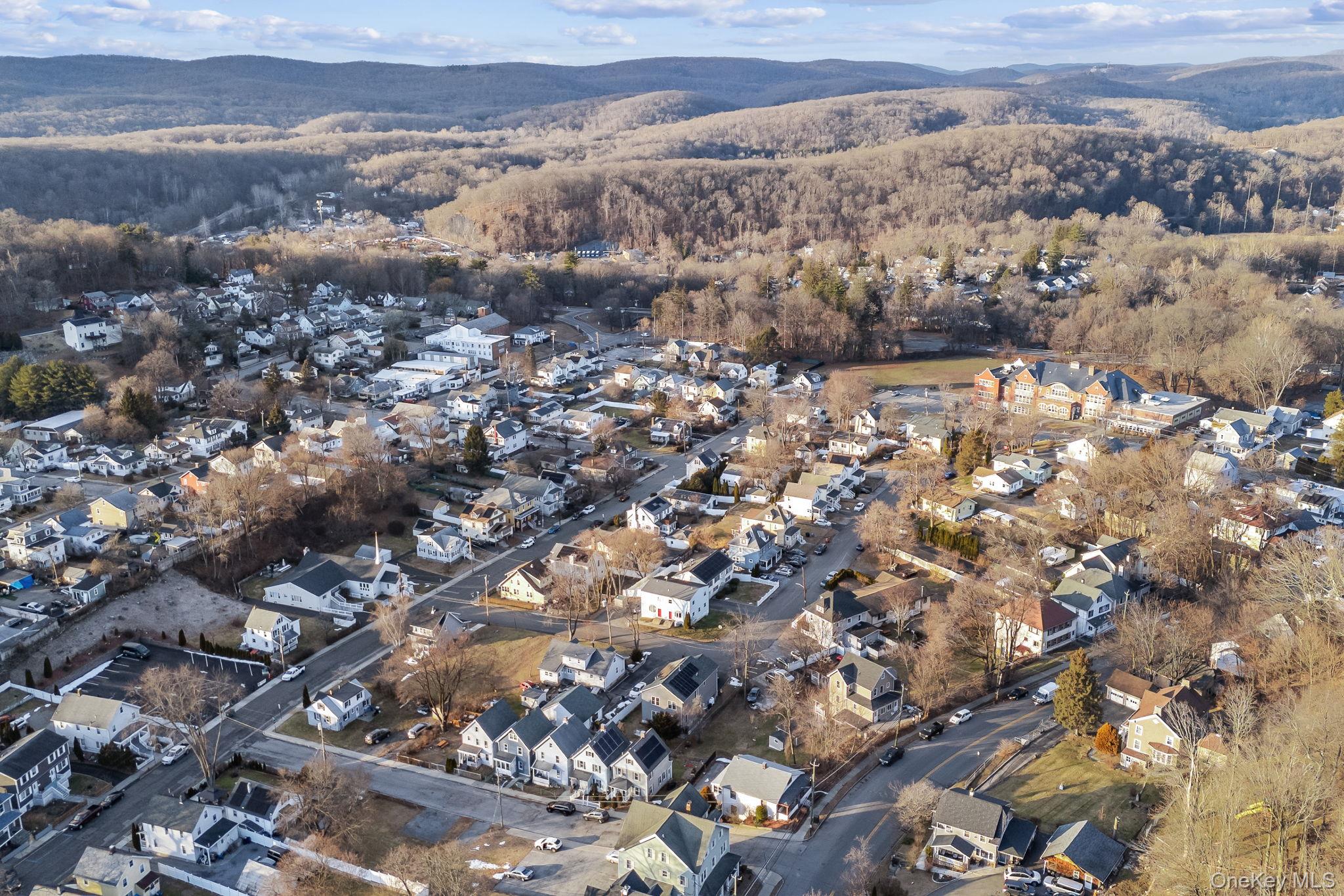 983 Warren Avenue Peekskill, NY 10566 - Photo 26 of 30 Aerial View – Property & Surroundings