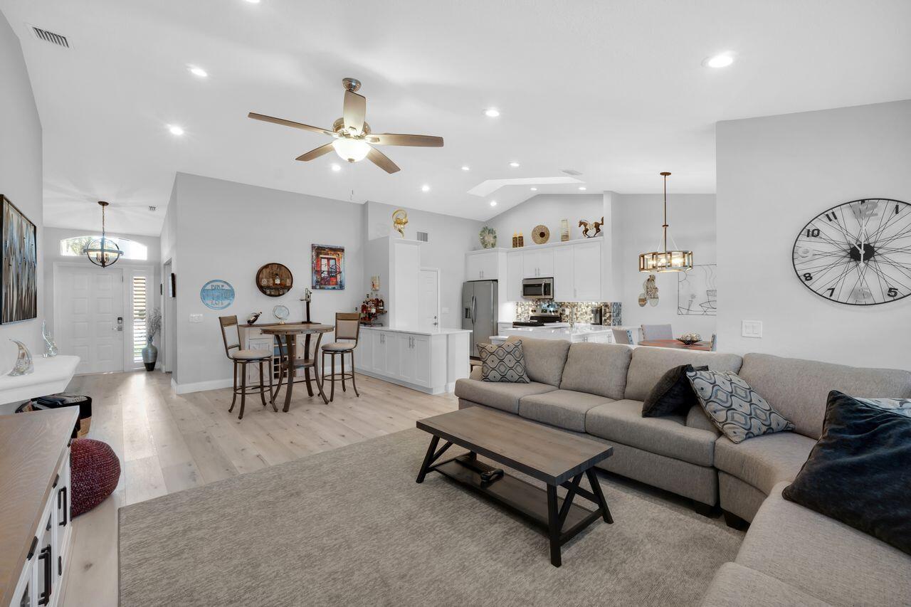 17215 Boca Club Boulevard, Unit 1 Boca Raton, FL 33487 - Photo 12 of 46 Great Room