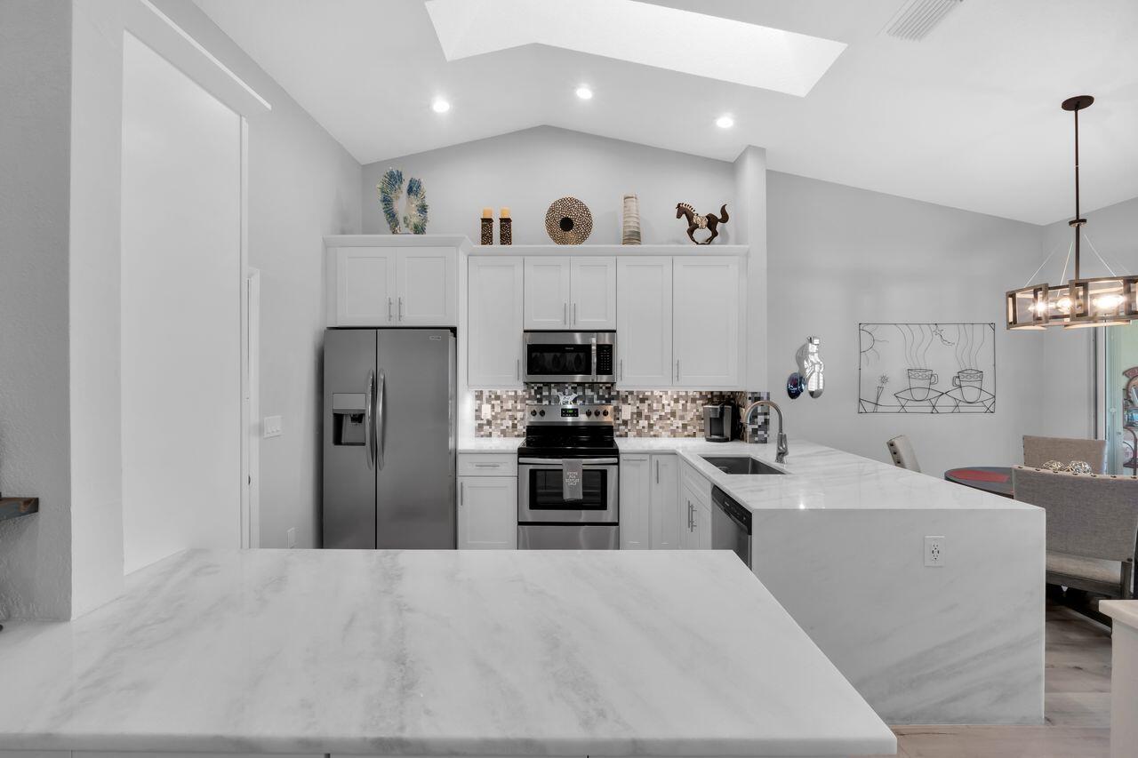 17215 Boca Club Boulevard, Unit 1 Boca Raton, FL 33487 - Photo 15 of 46 Kitchen