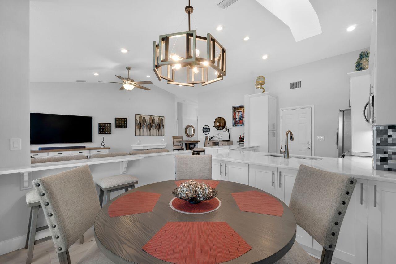 17215 Boca Club Boulevard, Unit 1 Boca Raton, FL 33487 - Photo 2 of 46 Eat-in kitchen