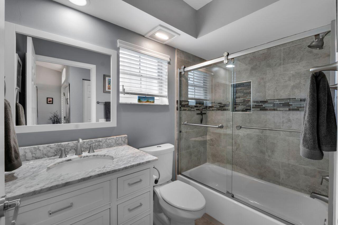 17215 Boca Club Boulevard, Unit 1 Boca Raton, FL 33487 - Photo 30 of 46 Guest Bathroom