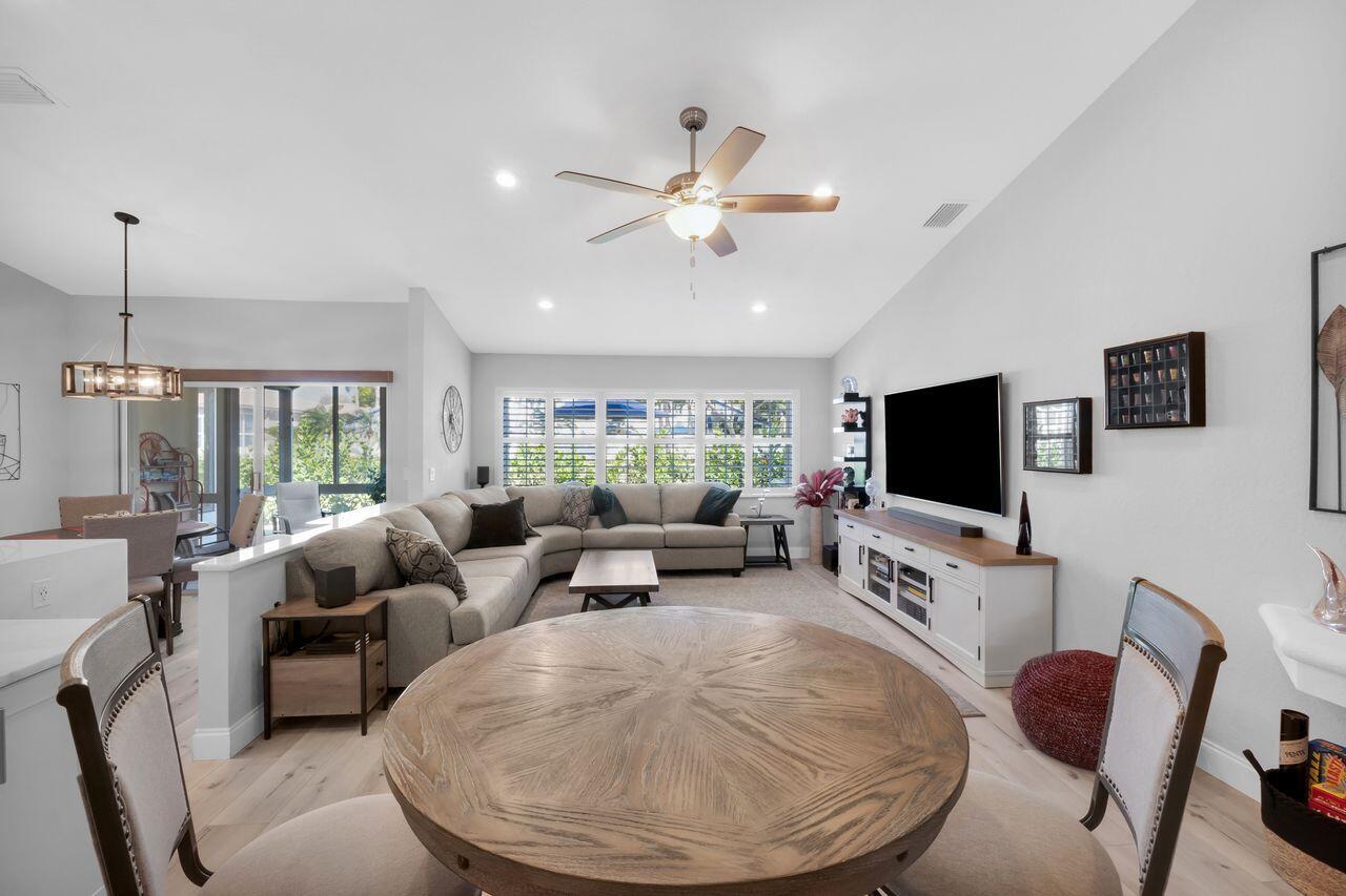 17215 Boca Club Boulevard, Unit 1 Boca Raton, FL 33487 - Photo 10 of 46 Great Room