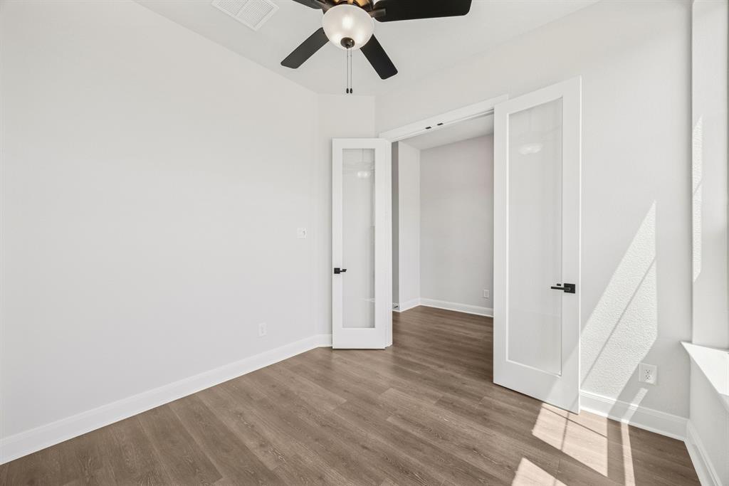 2065 Spotted Fawn Drive Arlington, TX 76005 - Photo 11 of 27 a view of an entryway