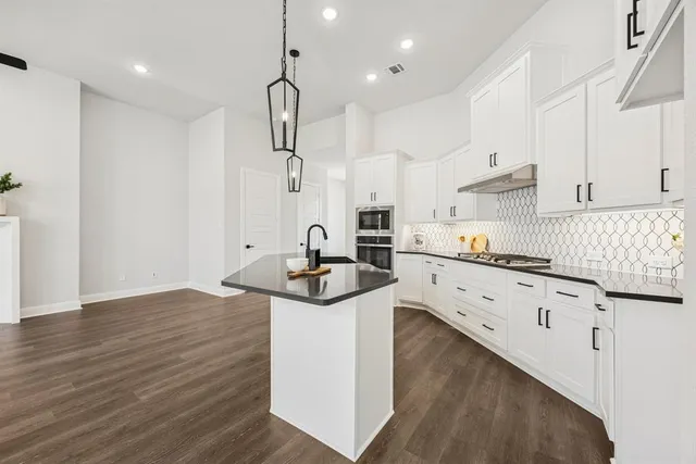 $479,990 | 2065 Spotted Fawn Drive, Arlington, TX 76005