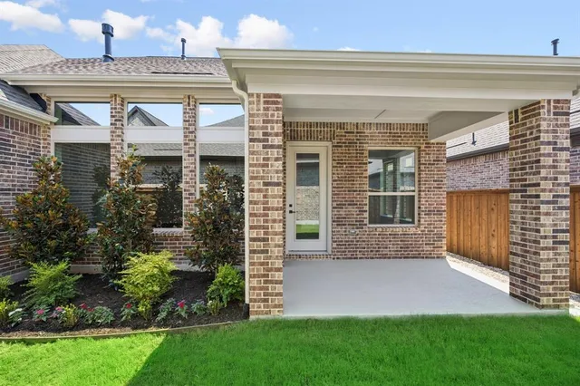 $479,990 | 2065 Spotted Fawn Drive, Arlington, TX 76005